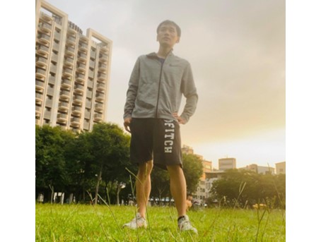 張育哲
